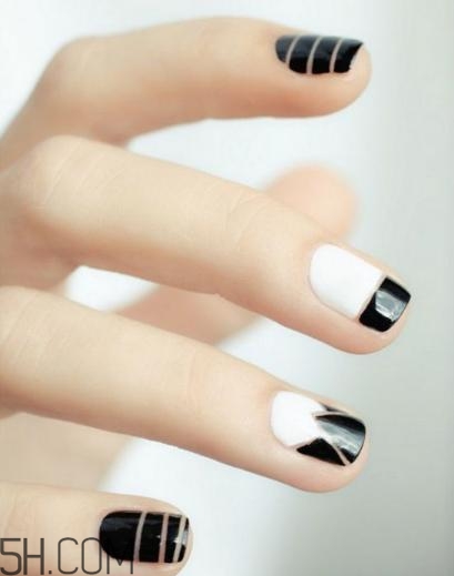 冬天涂什么指甲油好看？手黑涂什么指甲油好看？