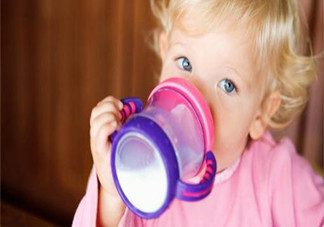 斷奶應(yīng)該是怎樣的一個(gè)過程？斷奶的過程中要注意哪些問題？