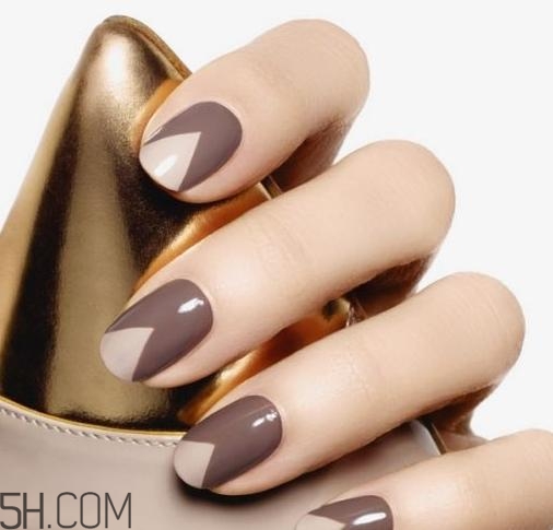 冬天涂什么指甲油好看？手黑涂什么指甲油好看？