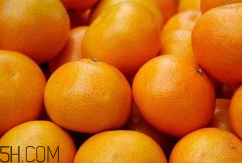 沙糖桔和蜜桔的區(qū)別 砂糖橘好吃還是蜜橘好吃 沙糖桔和蜜桔的區(qū)別 砂糖橘好吃還是蜜橘好吃