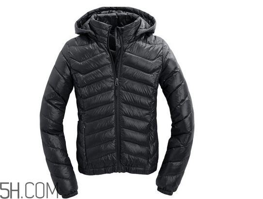 輕薄羽絨服保暖嗎？羽絨服的充絨量標(biāo)準(zhǔn)多少？