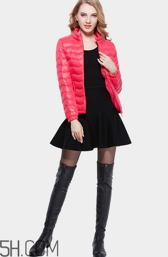 輕薄羽絨服保暖嗎？羽絨服的充絨量標(biāo)準(zhǔn)多少？