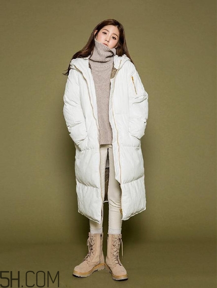 羽絨服怎么穿不顯胖？冬季好看的女裝羽絨服時(shí)尚搭配