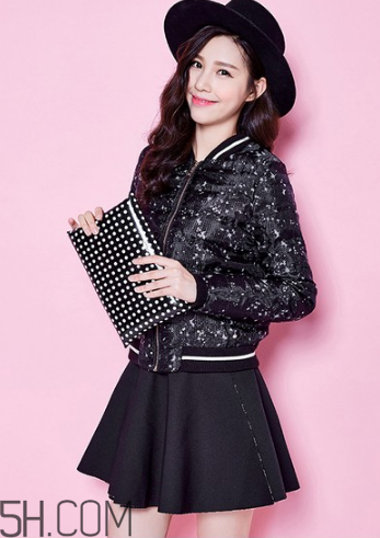 女裝羽絨服怎么保養(yǎng)？輕薄羽絨服怎么搭配？