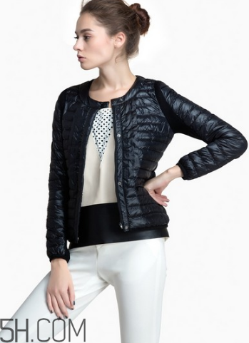 輕薄羽絨服保暖嗎？羽絨服的充絨量標(biāo)準(zhǔn)多少？