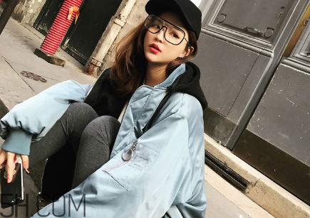 oversize羽絨服適合什么人穿？羽絨服的優(yōu)缺點(diǎn)