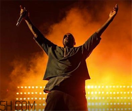 yeezy 500 desert rat純黑配色實(shí)物什么樣？