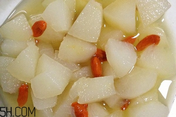 冰糖雪梨梨子要不要削皮？冰糖雪梨梨心要去掉嗎？