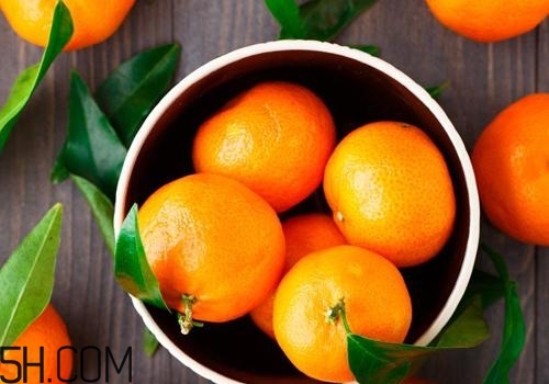 喉嚨痛可以吃橘子嗎？吃了橘子喉嚨痛怎么辦？