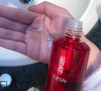 羽西靈芝水油不油？適合油皮嗎？