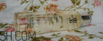 羽西蟲草新肌水有什么功效？適合什么膚質(zhì)？