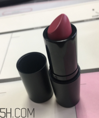 羽西蟲草口紅滋潤嗎？哪個色號適合秋冬？