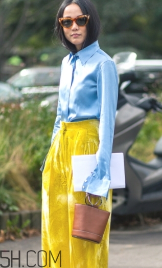 金絲絨褲子配什么上衣？金絲絨上衣搭配