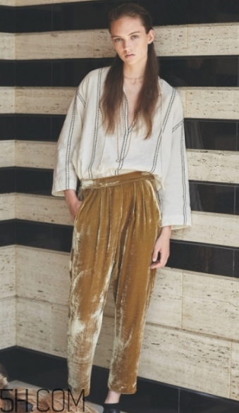 金絲絨褲子配什么上衣？金絲絨上衣搭配