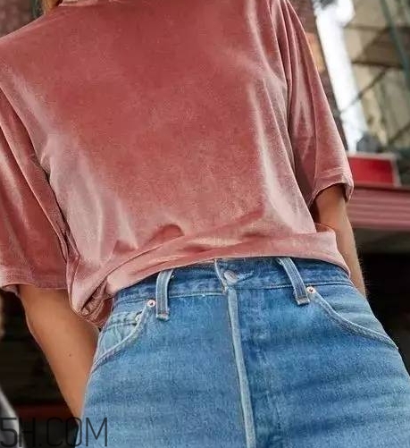 金絲絨褲子配什么上衣？金絲絨上衣搭配