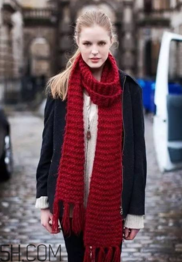 圍巾與大衣怎么搭配？灰色圍巾怎么搭配？