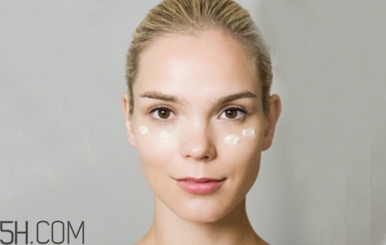 眼霜分幾種？眼霜和眼部精華一樣嗎？