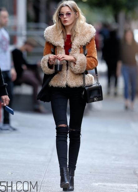 皮毛一體什么顏色好看？皮毛一體外套搭配圖