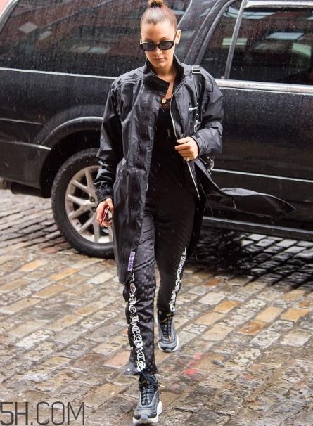 沖鋒衣搭配什么鞋子？沖鋒衣搭配鞋子圖片