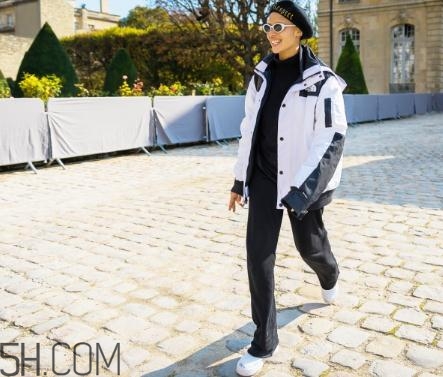 沖鋒衣搭配什么鞋子？沖鋒衣搭配鞋子圖片