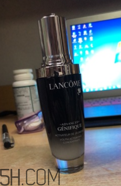 肌底液和精華有什么區(qū)別？蘭蔻小黑瓶可以單獨(dú)用嗎？