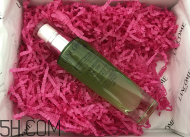 蘭蔻水光瓶適合什么年齡使用？蘭蔻水光瓶適合輕齡肌嗎？