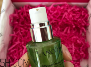 蘭蔻水光瓶適合什么年齡使用？蘭蔻水光瓶適合輕齡肌嗎？