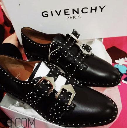 紀(jì)梵希的鞋子多少錢？紀(jì)梵希鞋子正品價(jià)格