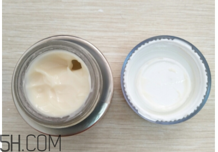 蘭蔻菁純眼霜與小黑瓶眼霜有什么區(qū)別？哪個(gè)好用？