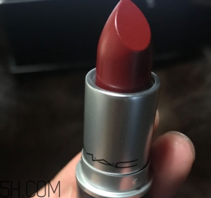 mac魅可和露華濃哪個(gè)好？mac魅可和露華濃口紅對比