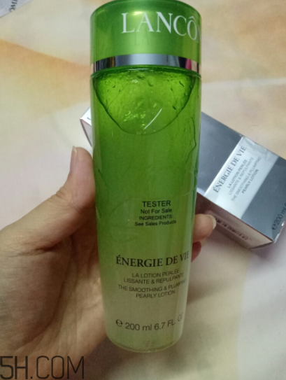 蘭蔻水光潤養(yǎng)美容液油不油？適合油皮嗎？