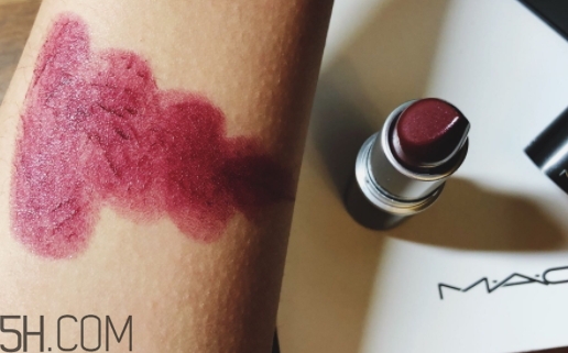 mac口紅和阿瑪尼口紅哪個好？mac魅可和阿瑪尼哪個好？