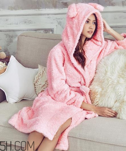 舒棉絨是什么做的？舒棉絨和珊瑚絨的區(qū)別