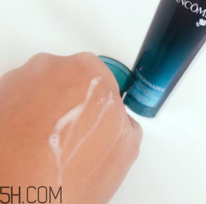 蘭蔻美膚修護精華乳有刺激嗎？適合敏感肌嗎？