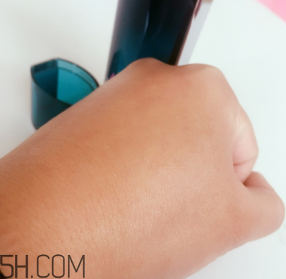 蘭蔻美膚修護精華乳有刺激嗎？適合敏感肌嗎？