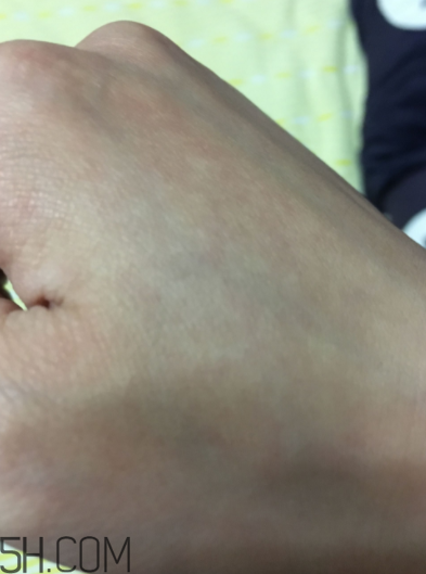 蘭蔻美膚修護精華乳有刺激嗎？適合敏感肌嗎？