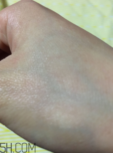 蘭蔻美膚修護精華乳有刺激嗎？適合敏感肌嗎？