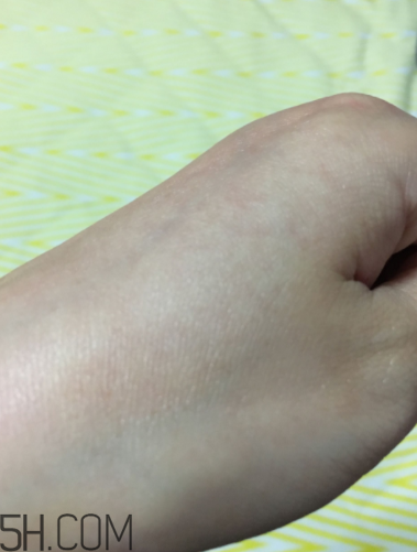 蘭蔻美膚修護精華乳有刺激嗎？適合敏感肌嗎？