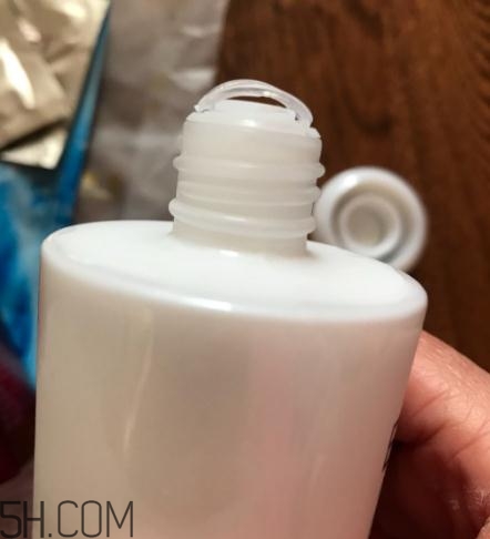 萱姿抗皺緊致滲透乳怎么樣？萱姿抗皺緊致滲透乳好用嗎？