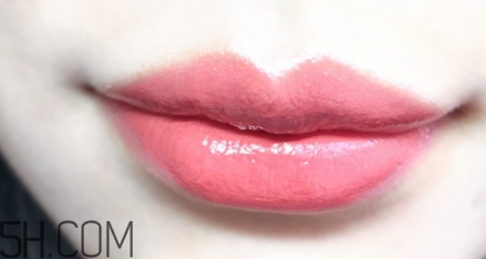 mac唇釉怎么涂？mac棒棒糖唇釉怎么涂均勻