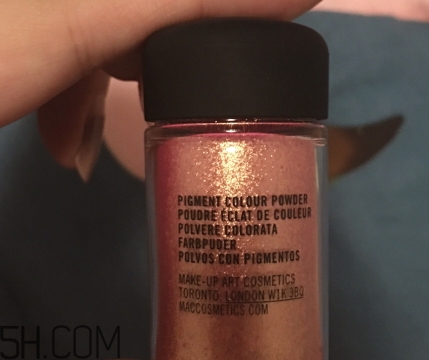 mac人魚姬眼影飛粉嗎？mac魅可人魚姬眼影粉持久嗎