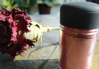 mac魅可人魚姬眼影日常嗎？mac魅可人魚姬眼影是什么顏色