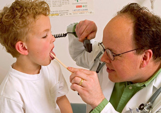 扁桃體發(fā)炎可以吃哪些水果？扁桃體發(fā)炎和咽喉炎有什么區(qū)別？