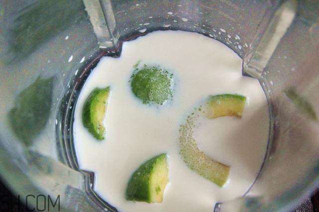 牛油果和牛奶可以一起吃嗎？牛油果和牛奶可以榨汁嗎？