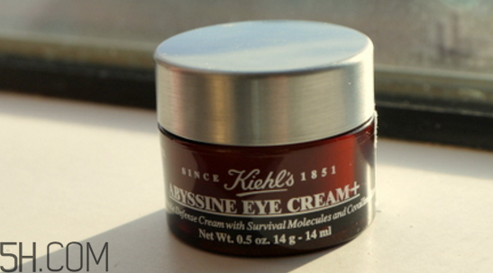 去皺眼霜哪個牌子好？眼霜和眼部精華液的用法順序