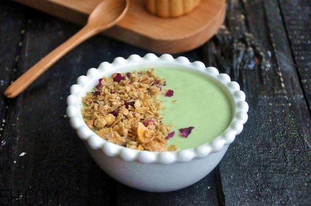 牛油果和牛奶可以一起吃嗎？牛油果和牛奶可以榨汁嗎？