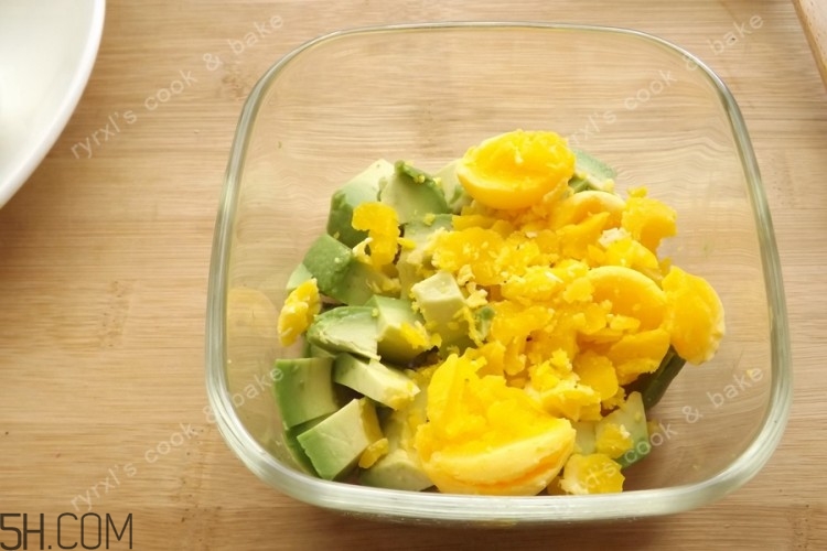 牛油果和雞蛋能一起吃嗎？牛油果和雞蛋的做法有哪些？