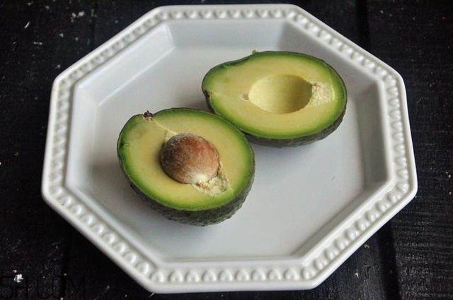 牛油果和牛奶可以一起吃嗎？牛油果和牛奶可以榨汁嗎？