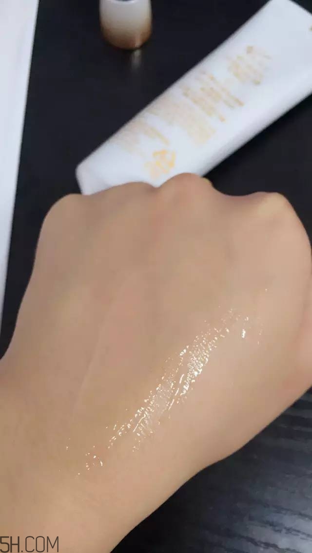 眼霜需要早晚都用嗎？ahc第五代眼霜效果怎么樣？