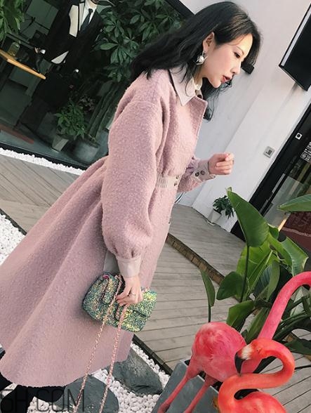 粉色大衣配什么顏色包包？粉色大衣搭配什么包？